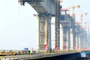 Các dự án cơ sở hạ tầng lớn ở nhiều địa phương làm gia tăng nợ công tại Trung Quốc
