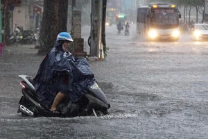 Đẩy nhanh tiến độ thực hiện các dự án tiêu thoát nước trên địa bàn TP để giúp thoát nước tốt sau những cơn mưa lớn, hạn chế gây ngập úng. Ảnh: HOÀNG HÙNG