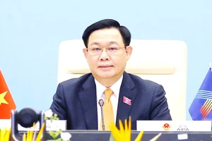 Chủ tịch Quốc hội Vương Đình Huệ phát biểu tại Phiên toàn thể thứ nhất của AIPA-42. Ảnh: TTXVN