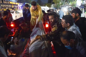 13 binh sĩ Mỹ thiệt mạng trong vụ nổ bom tại sân bay Kabul