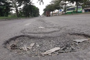 Mất an toàn giao thông trên đường Nguyễn Văn Linh