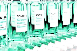 Nguồn cung vaccine Covid-19 vẫn khan hiếm