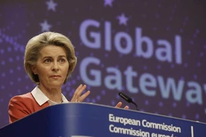 Bà Ursula von der Leyen, Chủ tịch Ủy ban châu Âu (EC) tại họp báo công bố kế hoạch Global Gateway