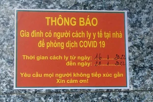 UBND phường Hoài Sơn (thị xã Hoài Nhơn, Bình Định) quy định, dán thông báo cách ly 14 ngày đối với người dân về từ vùng xanh TPHCM