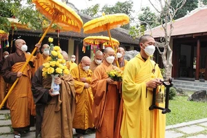 Trung ương Giáo hội Phật giáo Việt Nam viếng Thiền sư Thích Nhất Hạnh