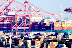 Hàng hóa của Mỹ tồn ở cảng Long Beach, bang California do khó khăn về xuất khẩu 