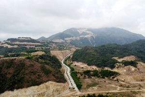 Khu vực núi Chín Khúc (tỉnh Khánh Hòa), nơi triển khai dự án sinh thái tâm linh Cửu Long Sơn Tự và dự án biệt thự sông núi Vĩnh Trung