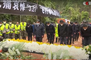 Trung Quốc tưởng niệm các nạn nhân trong vụ tai nạn máy bay