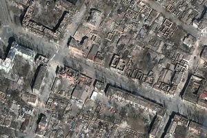Ảnh vệ tinh mới nhất cho thấy những thiệt hại tại trung tâm thành phố Mariupol, Ukraine. Ảnh: MAXAR TECHNOLOGIES