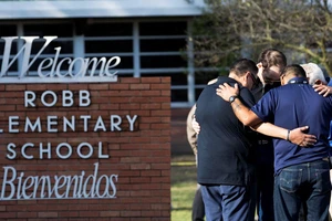Điện thăm hỏi về vụ xả súng đặc biệt nghiêm trọng tại trường tiểu học ở Hoa Kỳ