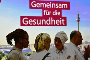 Người dân tham gia hội chợ việc làm dành cho người nhập cư tại Berlin, Đức