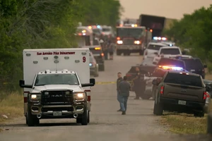 Ít nhất 46 người nhập cư thiệt mạng trong xe đầu kéo tại Mỹ
