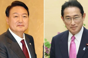 Thủ tướng Nhật Bản Kishida Fumio và Tổng thống Hàn Quốc Yoon Suk-yeol. Nguồn: Yonhap