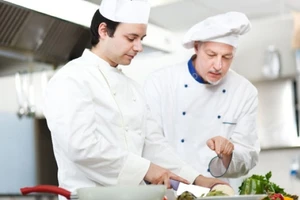 Nâng cao tay nghề cho học viên ngành bếp, du lịch