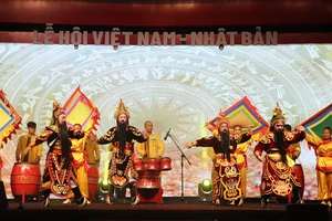 Nhà hát tuồng Nguyễn Hiển Dĩnh biểu diễn trong Lễ hội Việt Nam - Nhật Bản