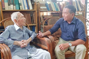 Phóng viên Báo SGGP phỏng vấn nhà nghiên cứu - sử gia Nguyễn Đình Đầu