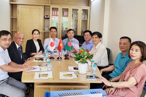 Hiệp hội Doanh nhân Việt Nam ở nước ngoài làm việc với Starpost của Vietjet về vận tải hàng không
