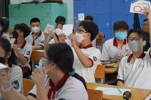 Học sinh Trường Trung học Thực hành Sài Gòn hứng thú trong giờ học với công nghệ mới Metaverse
