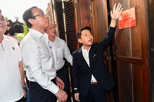 Bí thư Thành ủy TPHCM, Nguyễn Văn Nên cùng lãnh đạo Sở Du lịch TPHCM và Quận ủy quận 1 thăm các di tích lịch sử Biệt động Sài Gòn tại quận 1