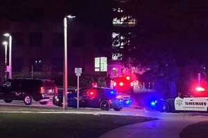 Lực lượng chức năng có mặt tại vụ nổ súng ở Đại học Michigan ở East Lansing, Michigan, Mỹ ngày 13-2-2023. Ảnh: REUTERS