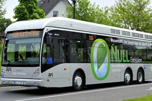 Xe buýt chạy bằng nhiên liệu điện tử ở Đức
