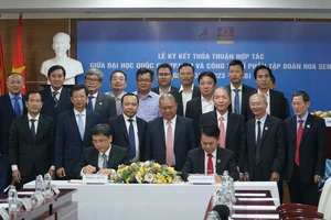 ĐHQG-HCM và Tập đoàn Hoa Sen ký kết hợp tác giai đoạn 2023-2026