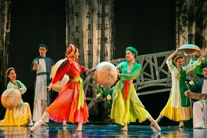 Cảnh trong Kịch múa Kiều của Nhà hát Giao hưởng - Nhạc - Vũ kịch TPHCM