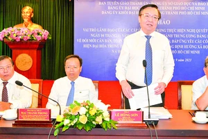 Phó Trưởng ban Thường trực Ban Tuyên giáo Thành ủy TPHCM Lê Hồng Sơn phát biểu tại hội nghị. Ảnh: CAO THĂNG