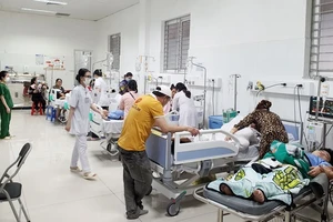 Các em học sinh nghi ngộ độc thực phẩm ở Kiên Giang đang được điều trị tích cực 