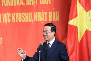 Chủ tịch nước gặp gỡ cán bộ Tổng Lãnh sự quán Việt Nam tại Fukuoka và người Việt Nam tại khu vực Kyushu, Nhật Bản