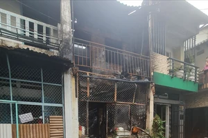 Hiện trường vụ cháy ở con hẻm đường Lê Văn Sỹ (quận Tân Bình, TPHCM.