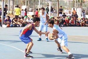 Một trận đấu trong khuôn khổ Giải bóng rổ học sinh TPHCM năm 2023