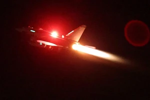 Máy bay của lực lượng không quân Hoàng gia Anh xuất kích tấn công lực lượng Houthi ở Yemen. Ảnh: REUTERS 