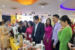 Gian hàng Co.op Food tại “Chợ Tết Việt 2024” hút khách