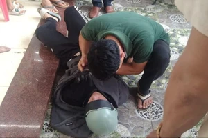 Người dân bắt nóng đối tượng cướp tiệm vàng ở thị xã Phước Long, tỉnh Bình Phước