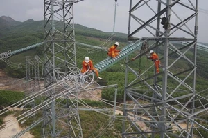 Thủ tướng yêu cầu đường dây 500 kV mạch 3 khai thác chậm nhất vào ngày 30-6