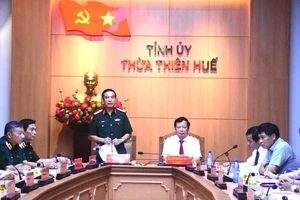 Đại tướng Phan Văn Giang thăm, làm việc với Ban Thường vụ Tỉnh ủy Thừa Thiên Huế