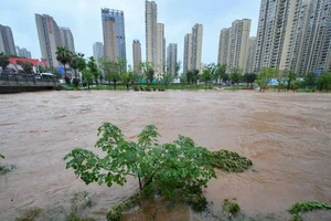 Mực nước sông dâng cao sau những trận mưa lớn tại tỉnh Hồ Nam, Trung Quốc. Ảnh: THX 