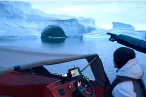 Theo dõi các tảng băng ở Greenland. Ảnh: Phys.org