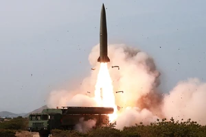 Tên lửa đạn đạo Triều Tiên rời bệ phóng trong cuộc thử nghiệm tháng 5-2019. Ảnh: KCNA