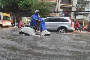 Thời tiết ngày 19-10: Nhiều nơi trên cả nước có mưa dông