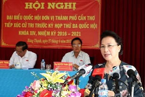 Chủ tịch Quốc hội Nguyễn Thị Kim Ngân phát biểu tại buổi tiếp xúc cử tri. Ảnh: quochoi.vn