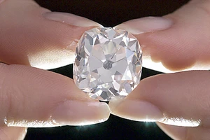 Sở hữu nhẫn kim cương 26 cara với giá đồng nát