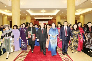 Tổng Bí thư Nguyễn Phú Trọng gặp mặt các nữ đại biểu Quốc hội