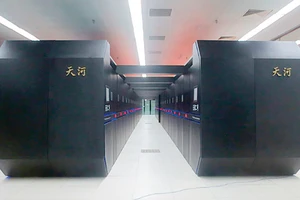 Siêu máy tính Trung Quốc tiếp tục đứng đầu thế giới