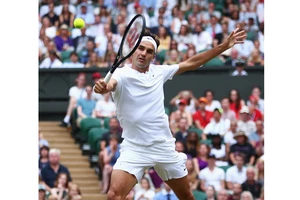 Roger Federer, nhà vô địch Grand Slam lớn tuổi nhất kể từ thời của Ken Rosewall.