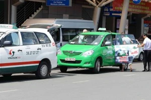 Taxi truyền thống chịu nhiều thuế, phí cao so với Grab, Uber là không đúng