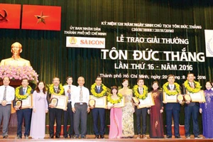 Chúc mừng 8 cá nhân đạt Giải thưởng Tôn Đức Thắng năm 2016