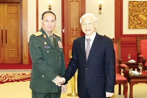Tổng Bí thư Nguyễn Phú Trọng tiếp Đoàn đại biểu Quân đội Nhân dân Lào