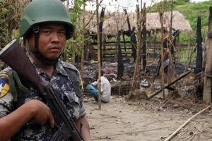 Binh sĩ được triển khai đến bang Rakhine, Myanamar. Ảnh: REUTERS